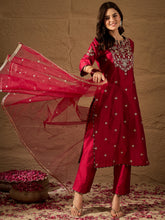 Elegant Dpink Silk Blend Kurta Set with Embroidered Dupatta
