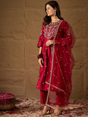 Elegant Dpink Silk Blend Kurta Set with Embroidered Dupatta