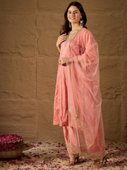 Charming Peach Silk Blend Kurta Set with Embroidered Net Dupatta