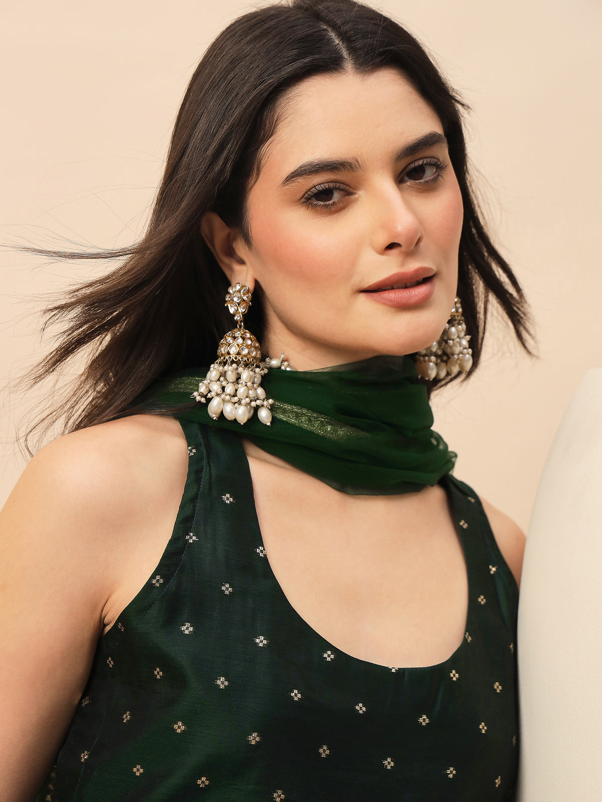 Emerald Green Embroidered Straight Kurta Pant Set with Organza Dupatta for Women